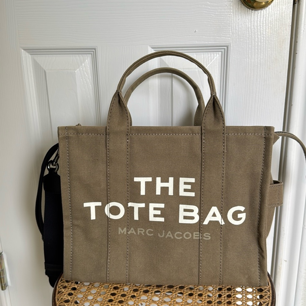 Marc Jacobs - The Tote Bag